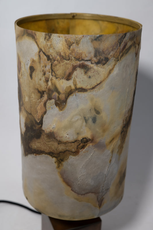 vue rapprochée de l'Abat-jour en ardoise pierre de lune adaptable éteind - Atelier Maus - Fabriqué en France