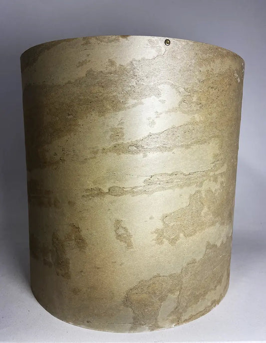 Abat-jour en feuille d'ardoise Tan - vue de face, nuances beige et ocre, Taille L
