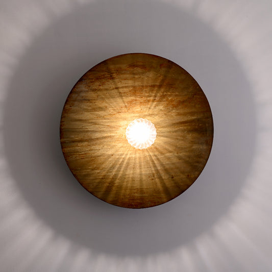 Applique Rovelli Oxydations vue de face montrant les reliefs subtils et la patine oxydée multicolore"