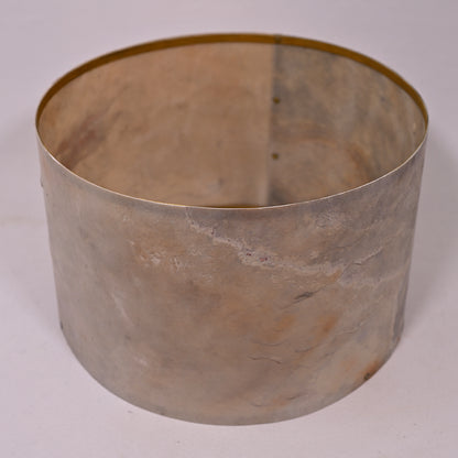 Détail de l'abat-jour en feuille de pierre . H22xL36cm. Atelier Maus