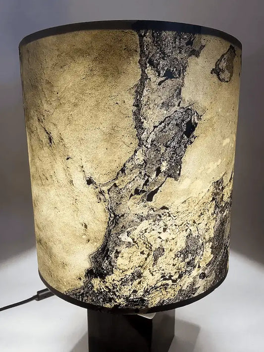 Détail de l'abat-jour de la Lampe Cassini Nova en acier et ardoise rustique | Atelier Maus 