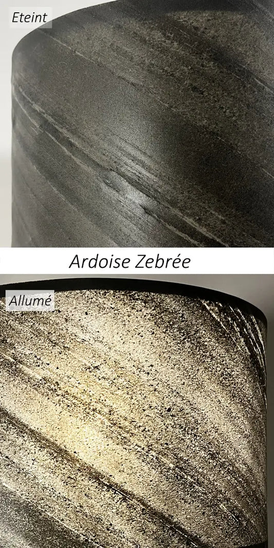 2images d'abat-jour en feuille d'ardoise zébrée allumée et éteinte, le nom de la pierre figurant au centre de l'image