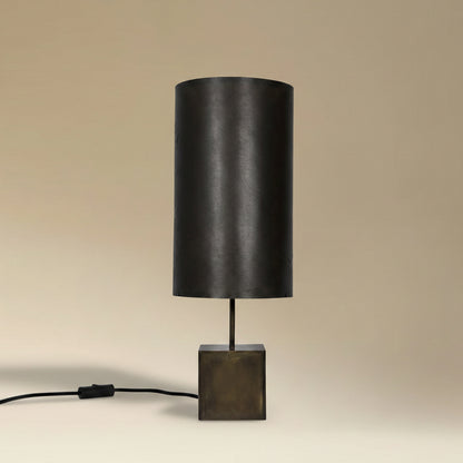 Lampe à poser Halley Aura avec cube en acier patiné noir brun et abat-jour en feuille d'ardoise gris anthracite, hauteur 57 cm